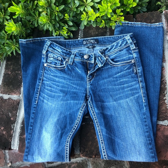 Silver "AIKO" Mid slim bootcut blue jeans size 27 - Picture 2 of 9